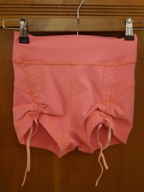 lululemon athletica Liberty Short Size 2 EUC